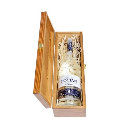 BIAŁY BOCIAN WÓDKA 0,7L 40% W SKRZYNCE DREWNIANEJ