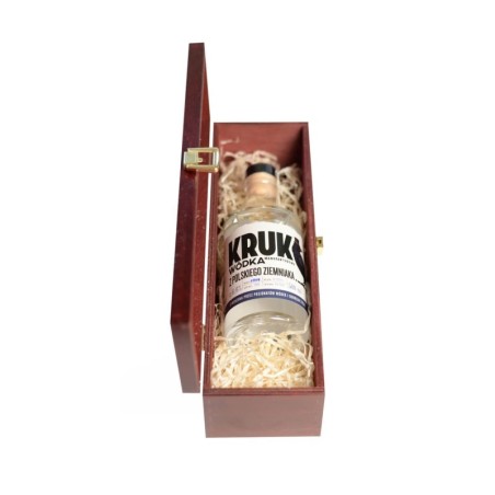 KRUK WÓDKA Z POLSKIEGO ZIEMNIAKA 0,5L 41,6% W SKRZYNCE DREWNIANEJ
