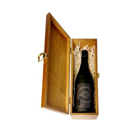 IMAYO TSUKASA BLACK SAKE 0,72L 16% W SKRZYNCE DREWNIANEJ