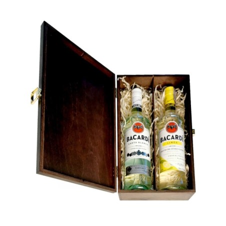 ZESTAW DWÓCH RUMÓW BACARDI W SKRZYNCE DREWNIANEJ  (ZESTAW 2)