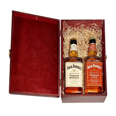 ZESTAW DWÓCH LIKIERÓW JACK DANIEL'S W SKRZYNCE DREWNIANEJ (ZESTAW 3)