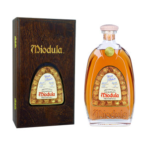 MIODULA PREZYDENCKA WÓDKA 0,5L 40% W DREWNIANEJ SKRZYNCE
